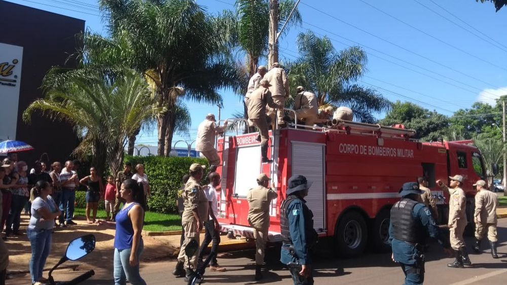 Sepultamento do subtenente do Corpo de Bombeiros Ajadil Abadio - Foto: Hojemais Três Lagoas
