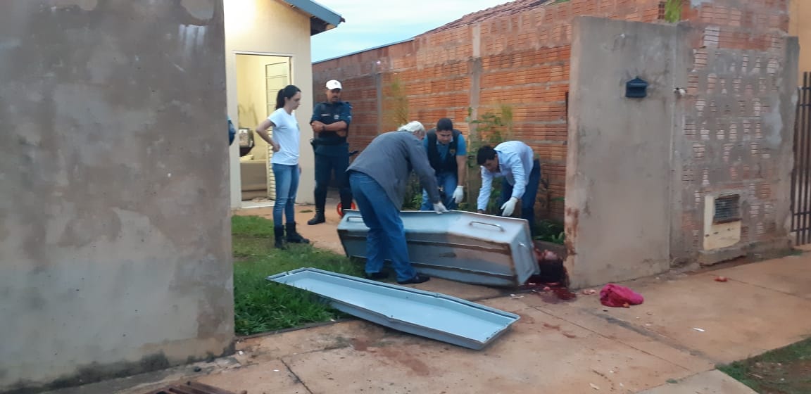 Vítima morreu prensada pela portão que cedeu Foto: Divulgação/Polícia Civil