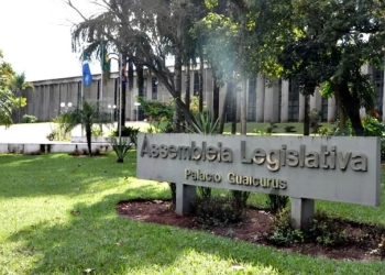 Ordem do Dia: Garantia de sigilo e segurança ao servidor que for vítima de crime é aprovada em 1ª                  O projeto surgiu de uma demanda trazida em audiência pública pelos profissionais da enfermagem