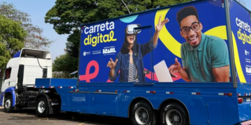 Carreta Digital do Gov BR chega a TL com apoio da Prefeitura e deve capacitar cerca de mil alunos em tecnologia