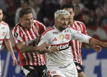 Flamengo empata com Estudiantes e mantém liderança do Grupo A da Libertadores