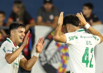 Palmeiras vence Bragantino fora de casa e chega a 10º vitória no Brasileirão