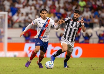 Santos abre vantagem, mas Bahia reage e busca empate na Fonte Nova