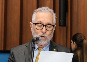 Divulgação da prioridade especial à pessoa idosa com mais de 80 anos é proposta                  O projeto determina afixação de cartazes no tamanho A2 em locais previstos no projeto