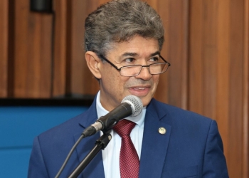 Resolução institui medalha e diploma destinados a profissionais da oftalmologia                  Honrarias têm o nome do médico Luiz Eleuthério Lani