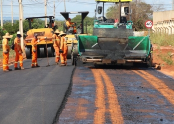Em um ano e quatro meses, Prefeitura já finalizou 11,4 km de asfalto e está executando mais 34 km em 13 regiões