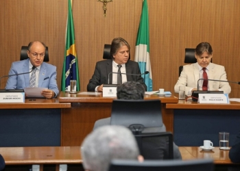 CCJR aprova projeto que proíbe cobranças via telefone fora do horário comercial