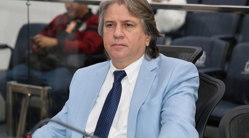 Projeto de Caravina prevê compensação automática por falta prolongada de energia