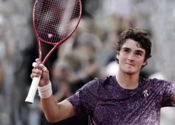 João Fonseca vence e avança às quartas de final de Roland Garros