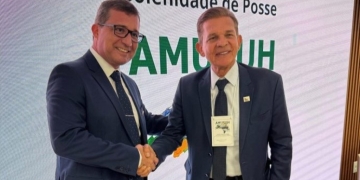 Na presidência da AMUSUH, prefeito Dr. Cassiano eleva protagonismo de TL no cenário nacional