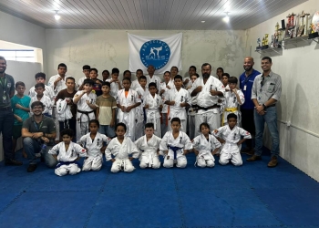 Com o apoio da Suzano, associação local leva aulas de karatê a 45 jovens em Ribas do Rio Pardo (MS)