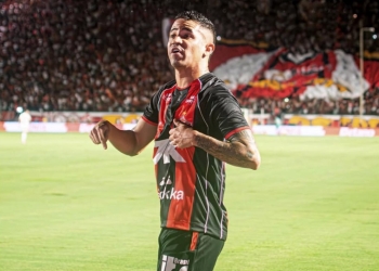 Vitória elimina o Flamengo e segue para as oitavas da Copa do Brasil