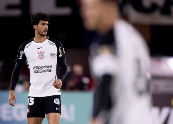 Corinthians reage no fim e arranca empate contra o Santa Fe pela Libertadores