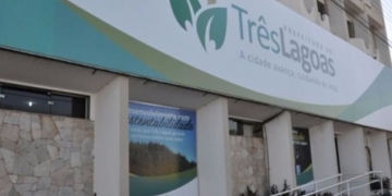 Prefeitura já multou 838 terrenos por falta de limpeza em 2026 e alerta para risco de queimadas urbanas