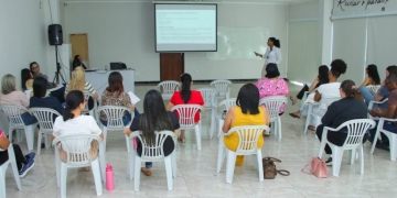 Profissionais de saúde participam de capacitação sobre inserção do Implanon