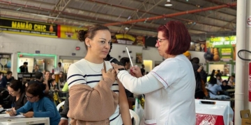 Vacinação contra a gripe será realizada na Feira Central neste sábado (27)