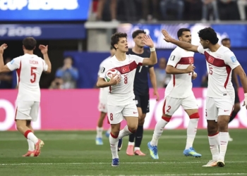 Turquia surpreende e vence Estados Unidos em jogo de cinco gols