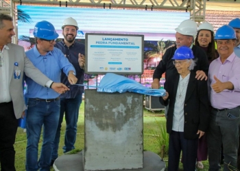 TL dá passo histórico na saúde com lançamento da pedra fundamental da radioterapia do Hospital Auxiliadora