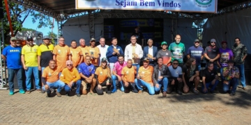 14º Encontro de Carros Antigos reúne mais de 5 mil pessoas e arrecada 900 quilos de alimentos