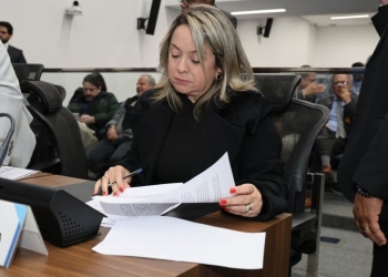 Projeto equipara fissura labiopalatina e das anomalias craniofaciais às deficiências físicas                  A proposta assegura direitos iguais a quem tem as síndromes e deficiências