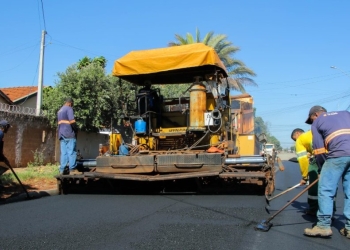 Obras de pavimentação e drenagem avançam no Jardim Novo Ipanema