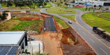 Prefeitura asfalta trecho da Rua João Maria Alves e cria novo acesso à BR-158