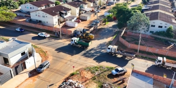 Prefeitura realiza nova força-tarefa de limpeza no Novo Oeste e reforça conscientização sobre descarte correto de resíduos