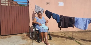 Dona de casa transforma um simples varal em esperança para quem mais precisa em Três Lagoas