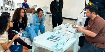 Saúde promove curso de inserção de DIU para enfermeiros e residentes de enfermagem