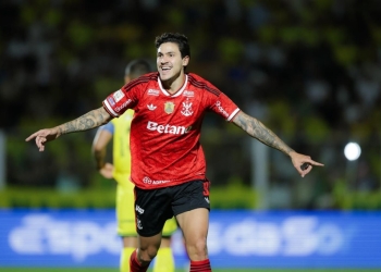 Flamengo goleia o Mirassol por 5 a 1 e reduz distância para o líder Palmeiras