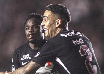 Vasco vence o Vitória, com um jogador a menos e abre vantagem nas quartas da Copa do Brasil