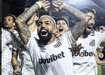 Santos goleia o Vasco, deixa o Z4 e conquista primeira vitória fora de casa