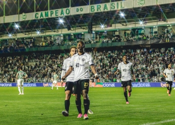Atlético-MG marca nos acréscimos, vence o Juventude e avança às quartas da Copa do Brasil