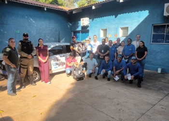 DEPTRAN realiza palestra para motoristas da Assistência Social sobre transporte seguro de bebês