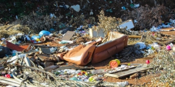 Prefeitura reforça limpeza de bueiros e faz apelo à população sobre o descarte correto de lixo