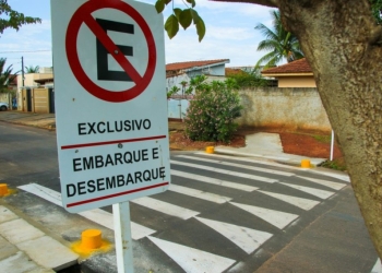 Faixa elevada em frente ao Tia Nega garante mais segurança para idosos atendidos pelo SCFV