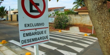 Faixa elevada em frente ao Tia Nega garante mais segurança para idosos atendidos pelo SCFV