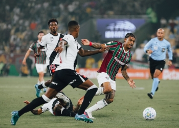 Vasco vence o Fluminense e garante vaga nas quartas de final da Copa do Brasil