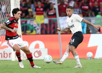 Flamengo vence Botafogo no Maracanã e se aproxima da liderança do Brasileirão