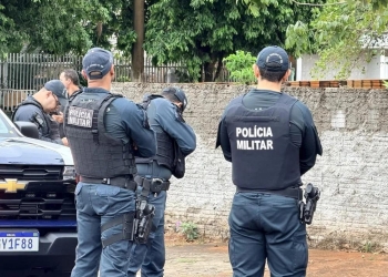 Em Bataguassu| Homem atira contra policiais, invade casa e morre durante confronto