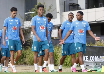 Seleção faz treino com time completo antes do duelo contra a Austrália