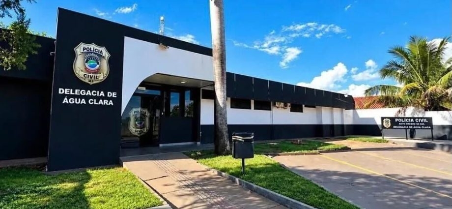 Jovem confessa venda de drogas e é preso em flagrante em Água Clara