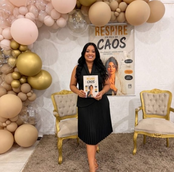 Coautora três-lagoense promove tarde de autógrafos do livro “Respire em Meio ao Caos”