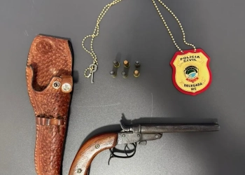 Polícia Civil apreende arma de fogo e munições durante cumprimento de mandado em Bataguassu