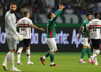Palmeiras vence clássico contra o São Paulo e reassume a liderança do Brasileirão