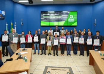 Câmara de Três Lagoas homenageia personalidades com Diploma de Mérito Legislativo Tia Nega