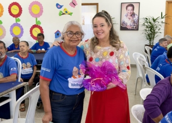 Idosos do SCFV Tia Nega participam de manhã de bingo e confraternização